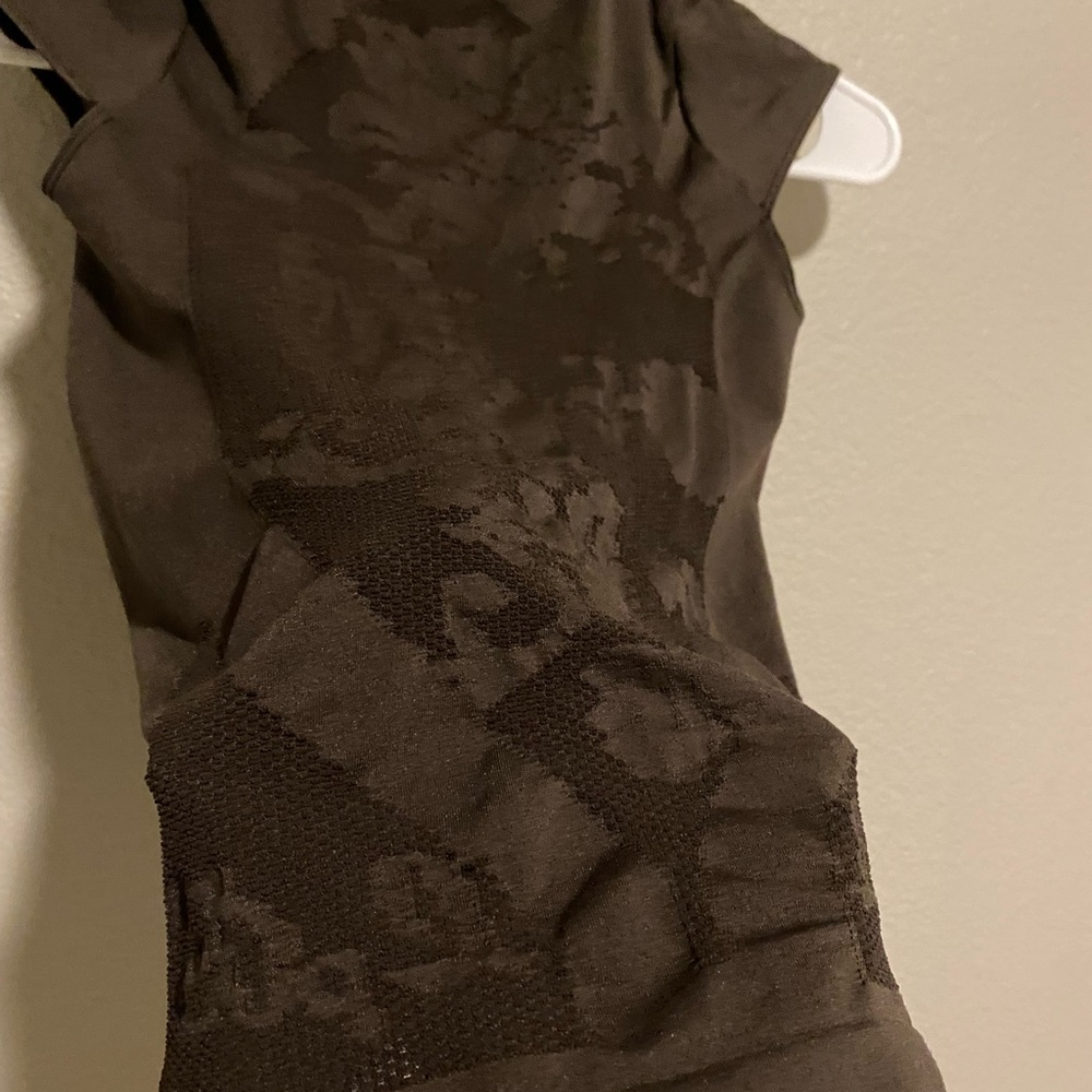Les Petites Bombes stretchy jersey top - Picture 5 of 6